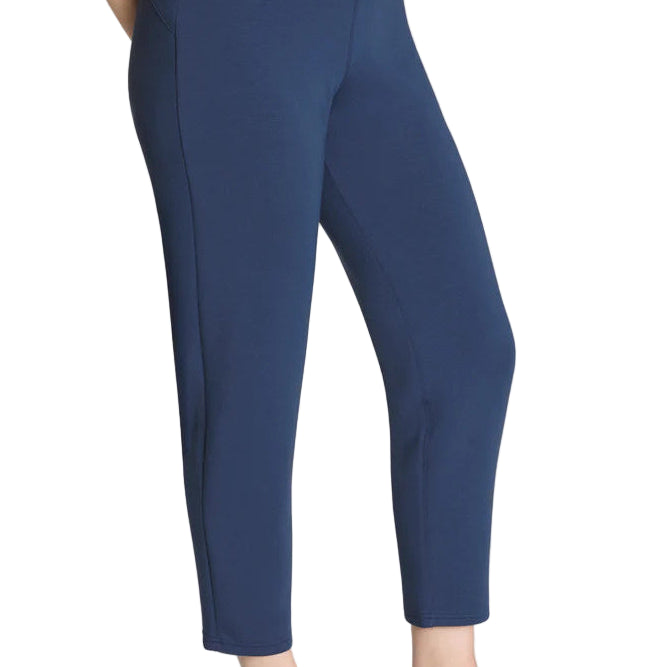 AirEssentials_Slim_Straight_Pant3_ella_where_she_shops