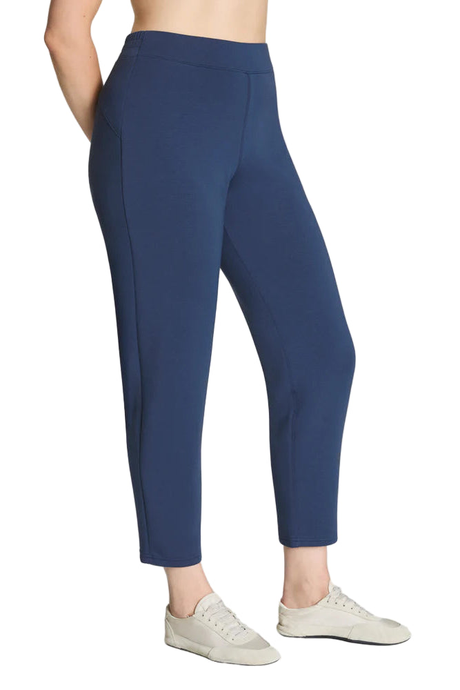 AirEssentials_Slim_Straight_Pant3_ella_where_she_shops