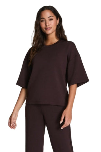 Airessentials_Boxy_Tee_ella_where_she_shops