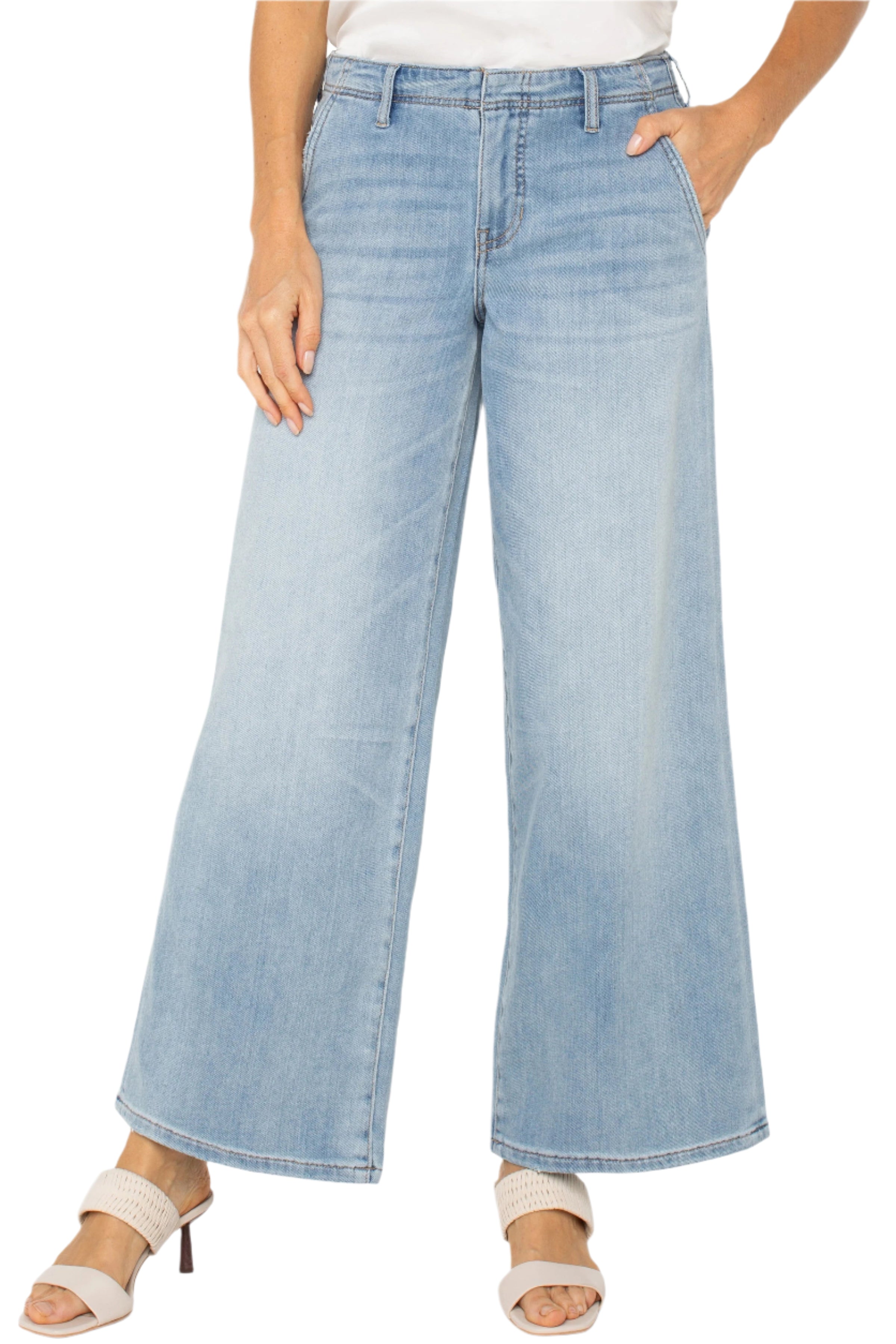 The Weekender Jean - Front - Ella Where She Shops