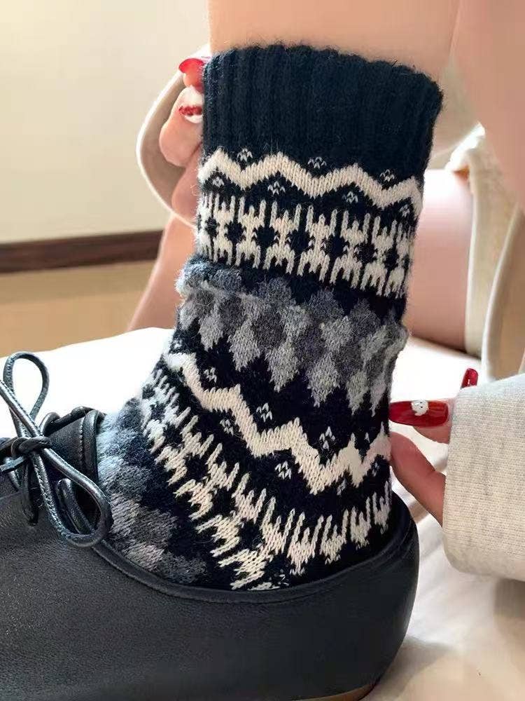 Navy diamond pattern Nordic knit socks