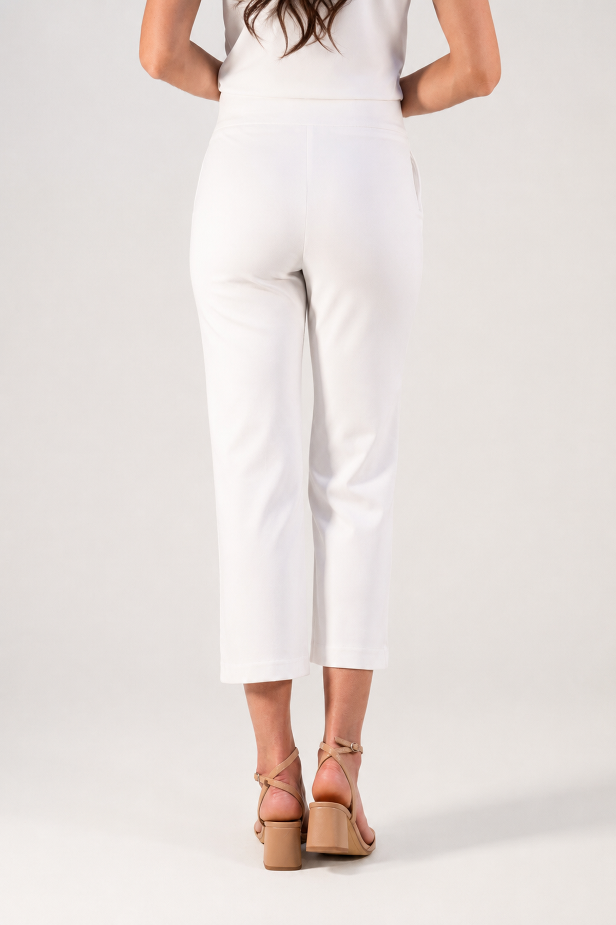 Lisette L Kathryne Crop Pant with Pockets in black and white, detail view