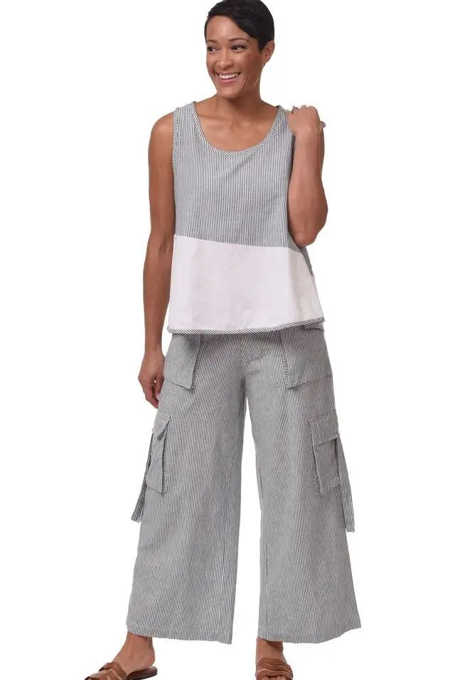 woman wearing tank top white and ticking