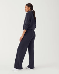 Air Essential wide leg pant