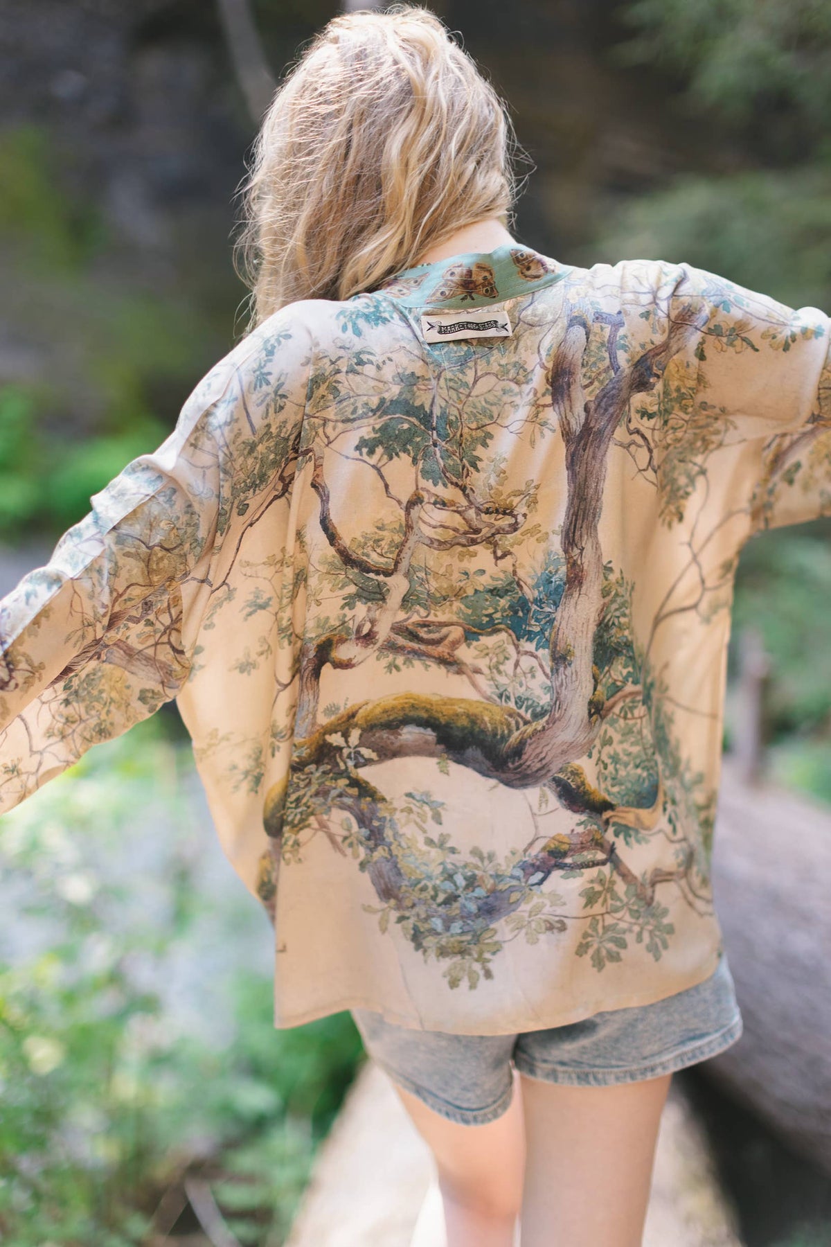 Market of Stars - Earth and Sky Cropped Bamboo Kimono Cardigan with Tree Print