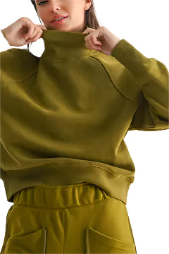 Malibu Raglan Sleeve Turtleneck – Green Front – Ella Where She Shops