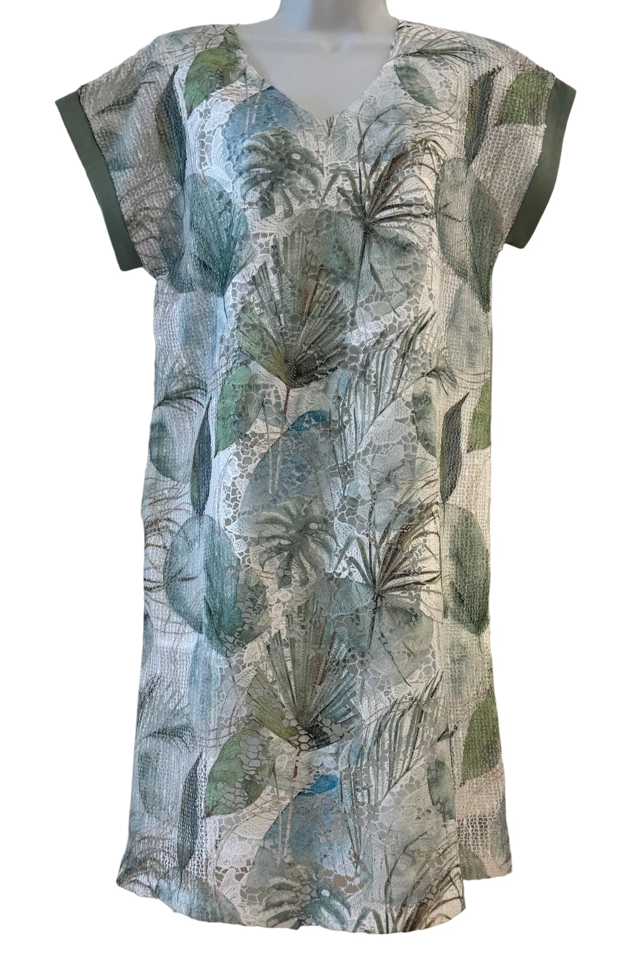 V-neck_Dress2_ella_where_she_shops