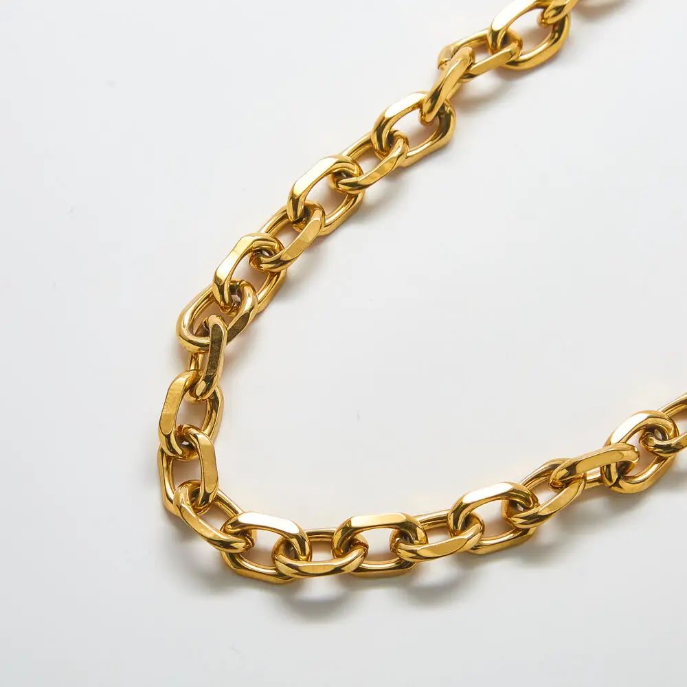 Gold-tone chunky cable chain necklace with open oval links