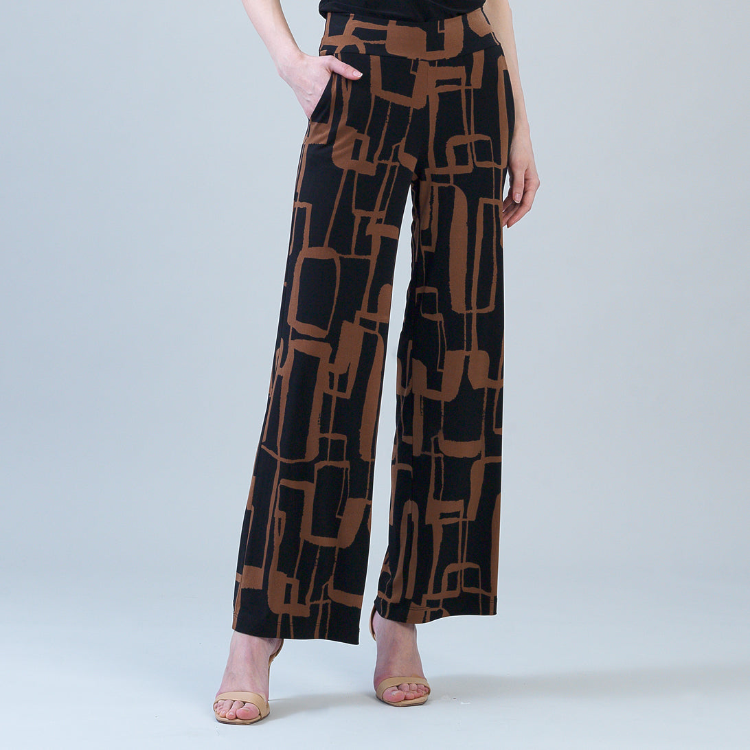 Alternate front view of the Clara Sunwoo geo chain print pant