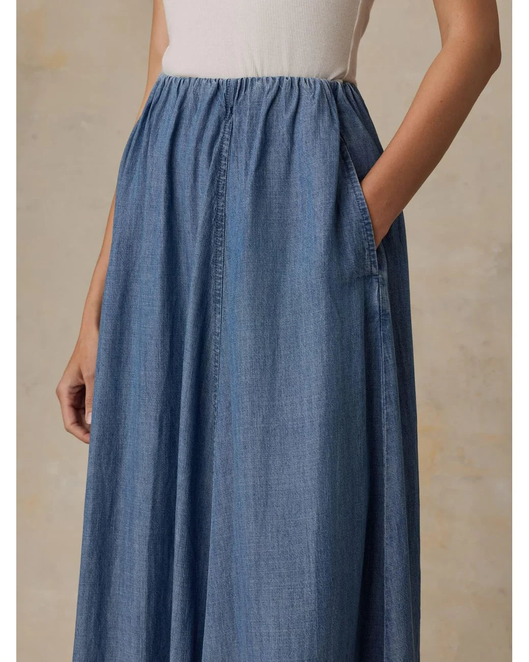 ket in lightweight River Mist chambray