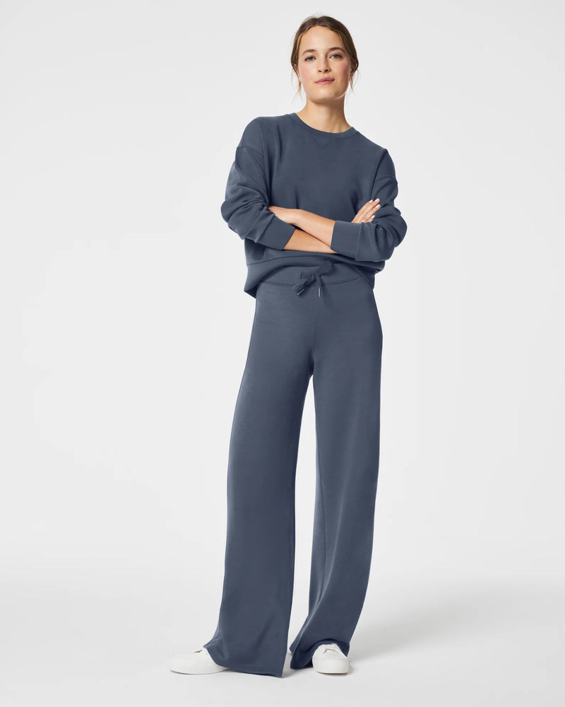 Air Essential wide leg pant