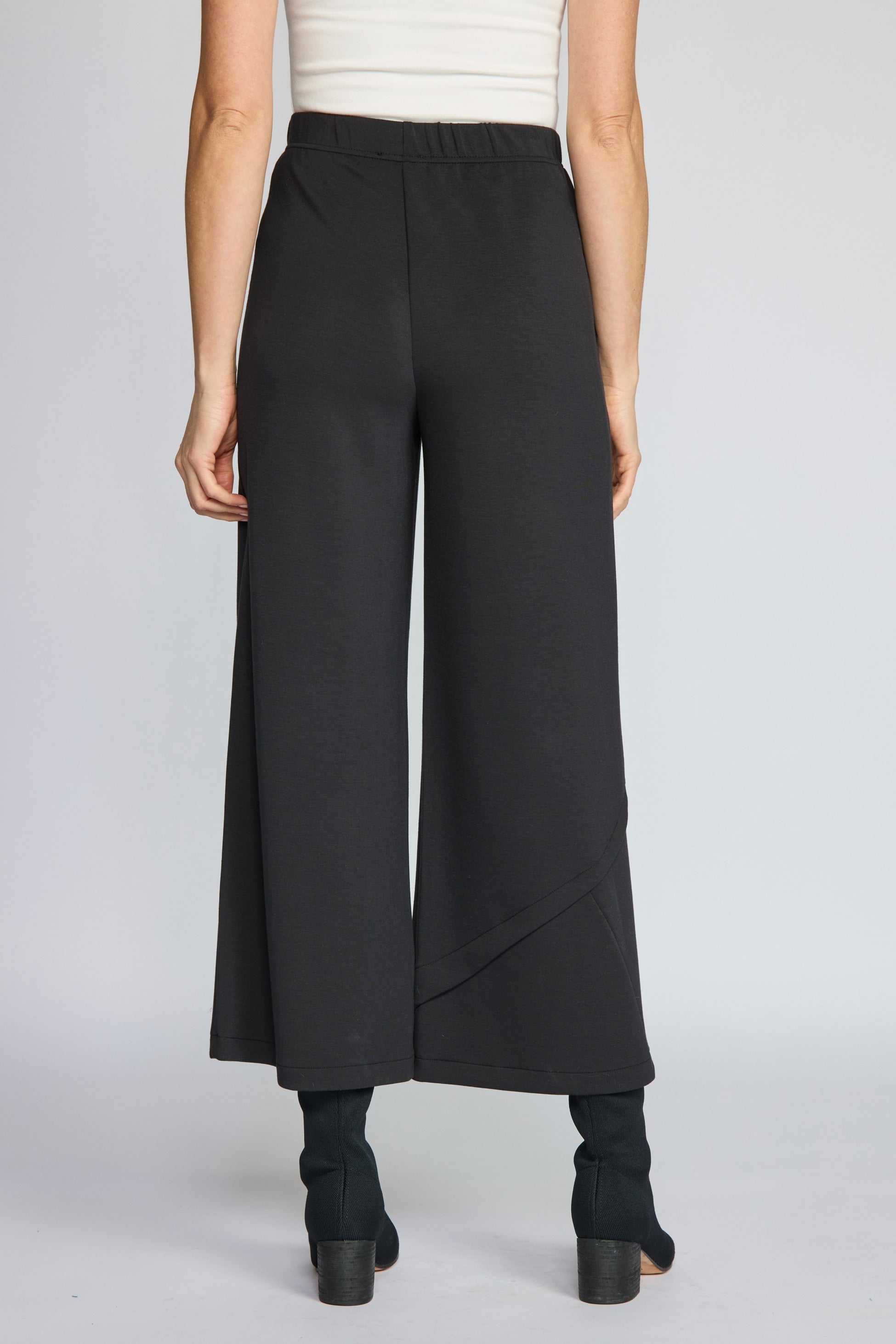 Back view of the Habitat Featherlux Knit Crossroads Pant in black