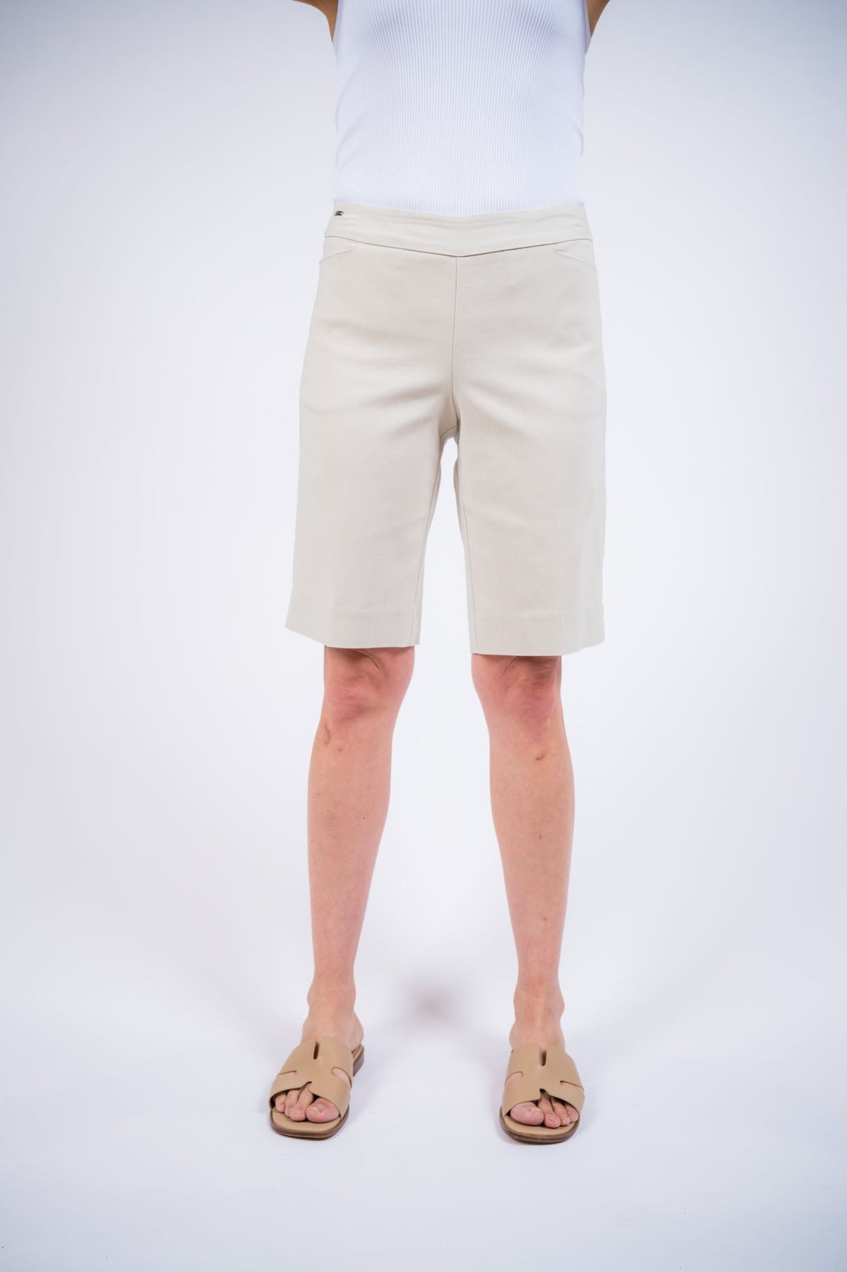 Lisette L Milan 11" Bermuda with Pockets in ecru and black, side view