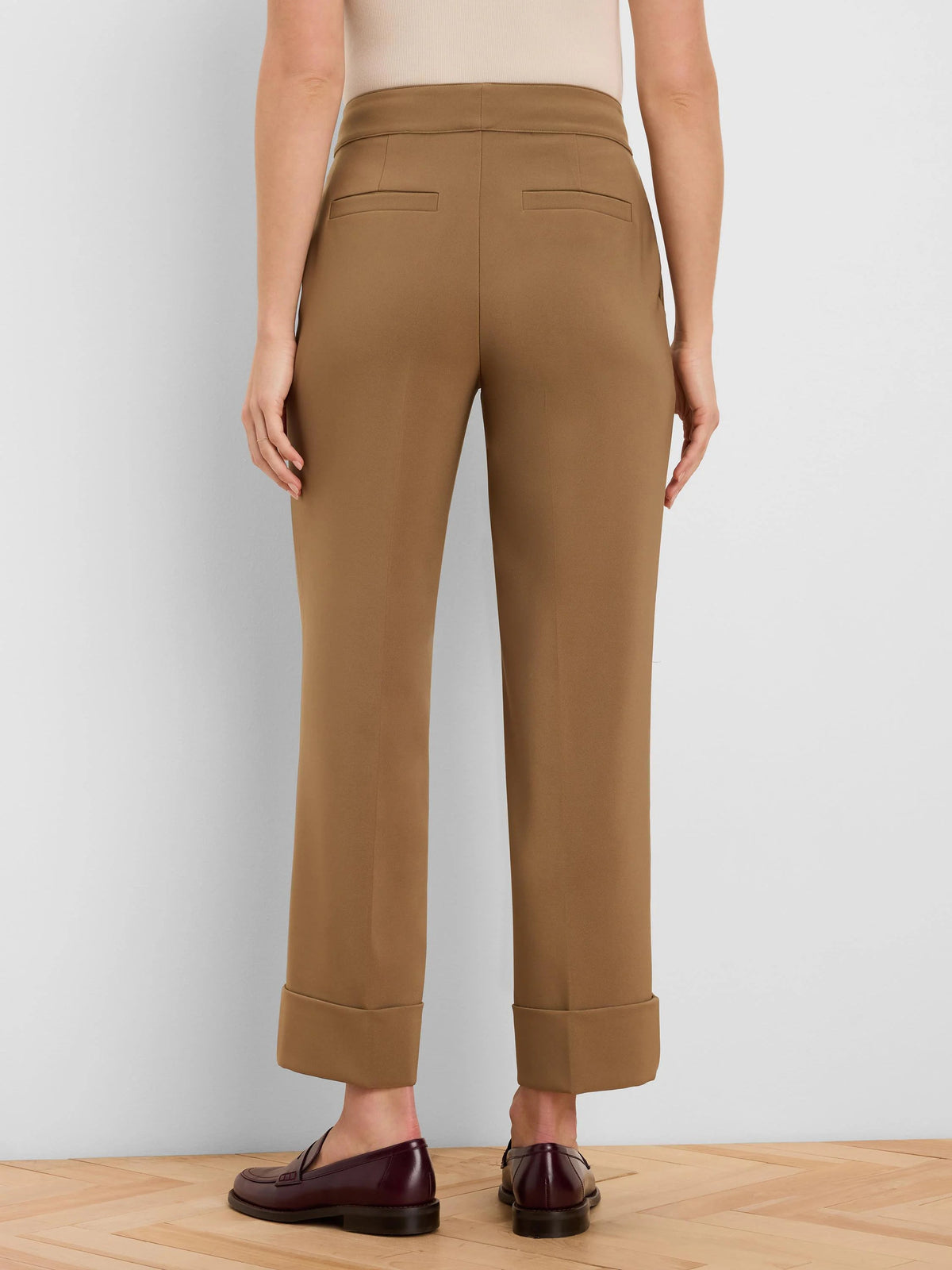 NIC+ZOE Clarendon Sleek Stretch Cuffed Ankle Pant in Oak, back view